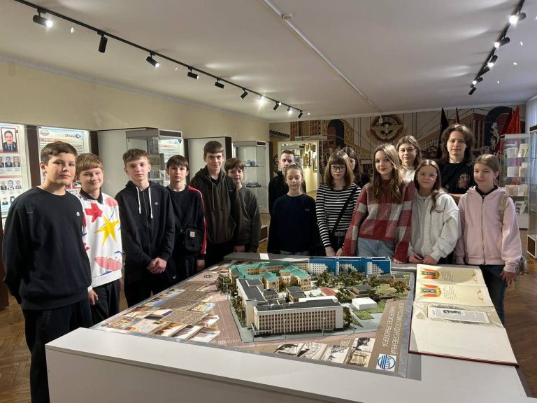 Учащиеся посетили музей железной дороги